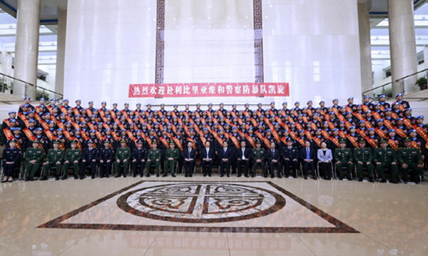 这是荣获“中国青年五四奖章集体”的中国第二支赴利比里亚维和警察防暴队。